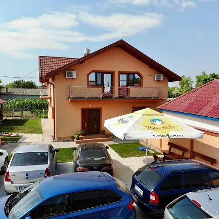 بيت ضيافة Pensiunea Cosmin 3*