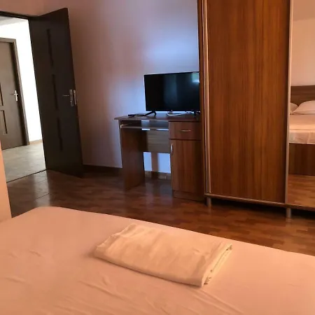 بيت ضيافة Pensiunea Cosmin 3*